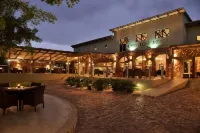 Bushveld Terrace Safari Hotel, Lodge & Spa - Parking