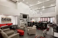 Hampton Inn & Suites Roanoke Airport - 2 estrellas
