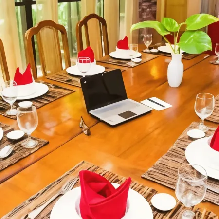 Roxas President's Inn