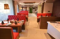 Hotel Silver Land New Digha with Rooftop Pool - breakfast