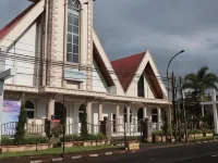 Chrisma Bed and Breakfast Hotels in Tomohon
