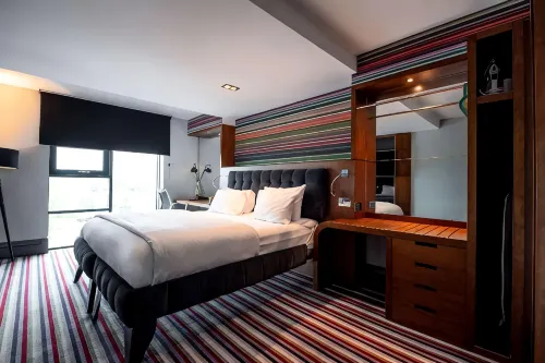 Village Hotel Manchester Ashton - Pools