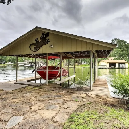 Starlight Point — Panoramic Waterfront Retreat in Star Harbor, Cedar Creek Lake