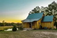Amish-built cabin, serene and peaceful with pond and private dock for fishing. - Boutique