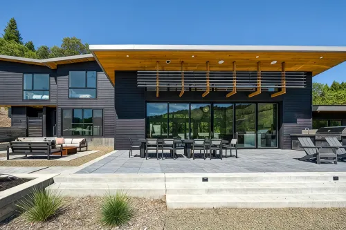 Modern, recently built home with stunning pool & beautiful views; 15 min to town - 5-Sterne