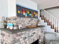 Oceanside - 4 Bedroom Family-Friendly Oceanfront Home - Wifi
