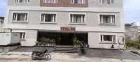 Royal Inn by White Panda Hotels - Airport Shuttle