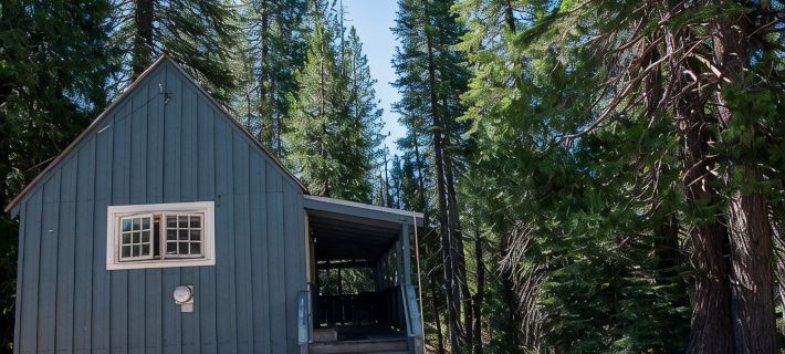 China Alley Cabin C: Cute & Cozy Cottage w/ Deck Hotels in Plumas County