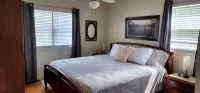 Hot Tub House Kipling Cottages Deck Fire Pit 2 Bed 1 Bath Smart TVs WiFi Sleep 6 - 3-Star