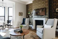 Ulysses Suites, Suite 301