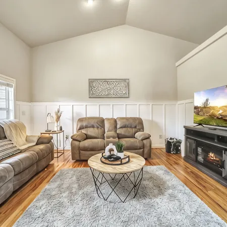 Stunning NEW 4 bed 3 bath home, Spacious and clean