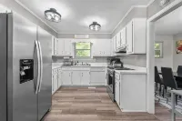 Cozy Home with everything you need at your finger tips. - Bungalows