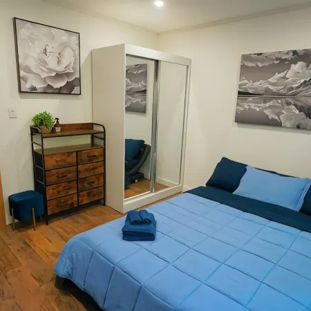 Beautiful Renovated Cozy Forest Home in Crestline with Hot Tub