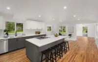 Gem in Milwaukie 2 bedroom - 2 Bathroom -  Huge yard - 4성급