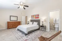Gilbert AZ 4Br Vacation Home Remodeled Garage - 4-Star