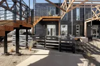 Sunny Chic Baca Railyard Retreat: Balcony + Full Kitchen + Laundry - Condos