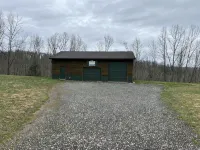Grassy Meadow Getaway - HOT TUB!