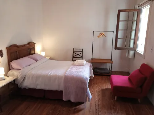 Spacious illuminated and unique apartment - 民宿