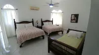 Large 6 bedroom, Luxury Villa with Pool, Ocean View, Fully Staffed, Near Beach! - Villas