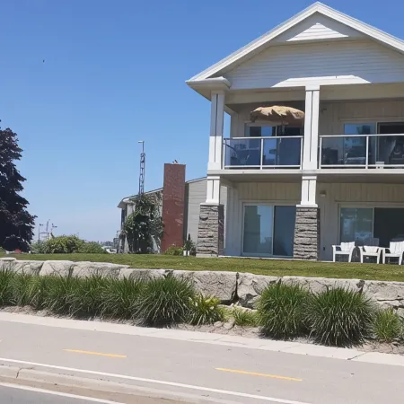 That's the Lake View !3Bed 3Bath - 1 King, 2 Queens82" TV for Evening Movies