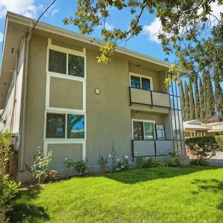 Spacious Apt w/ 2BR - City Center
