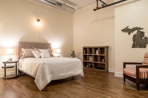Historic Downtown Owosso Loft - WiFi