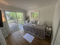 Newly Renovated 3 Bedroom, 1.5 Bath Rental in Hyannis, 1.5 miles to beach - โฮมสเตย์