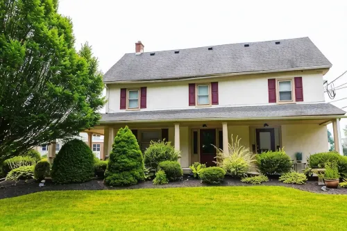 Escape to Center Valley's 3-bedroom vacation home, 13 min to Dorney Park - Homestays