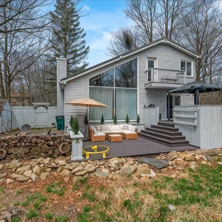 Pocono Scandinavian Cottage 2 Bedroom Cottage by RedAwning