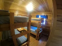 Ugly Cabin, Stunning Escape – Hot Tub! Fire Pit! Fast Wifi! Sunroom! Hiking! - Chalets