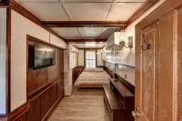 Historic suite with a private hot tub! - 4つ星