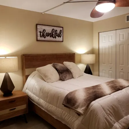 Clearwater Chic Beach Condo 1B|R fits 2 to 6 PPL