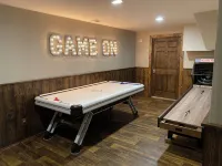 Sleeps 13, Hot Tub, Game Room,River Access, Close to App State, Downtown Boone - 4-Star