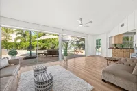 Newly renovated classic villa in exclusive neighborhood. - مسبح خاص