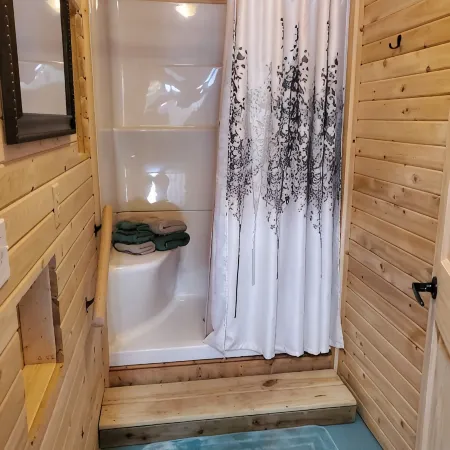 Cozy Northwoods Mini Cabin..... SAUNA/HOT TUB ATV/SNOWMOBILE TRAILS Hotels in Forest County