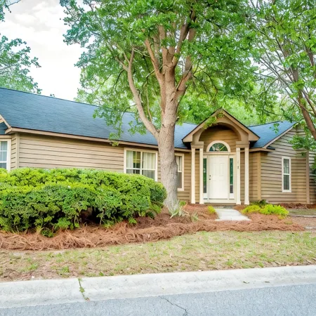 Ranch near beaches, downtown, Shem Creek, Old Village
