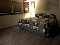 The Wilderness Romance Retreat - Cave , Luxury Hot Tub, Hiking ,420-Friendly ! - 샬레 호텔