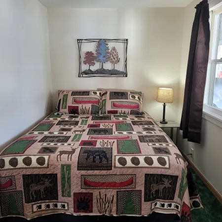 Castaways Cottage on Croton Pond 3) Hotels in Newaygo County