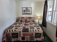 Castaways Cottage on Croton Pond 3) - 2-Star