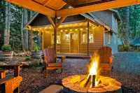 Relax by Rainier: Cozy Luxe King, Full Kitchen, Covered Fire Pit, 5 mi to Park - 4-Star
