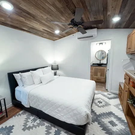 Little Black Cabin in the Oaks