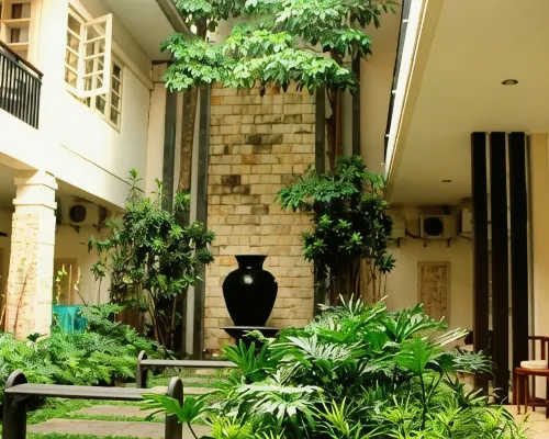 Srikandi Guest House Hotels near Perpustakaan kota Malang