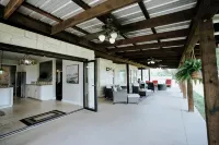 Discover the charm of  our ranch getaway! - Wi-Fi