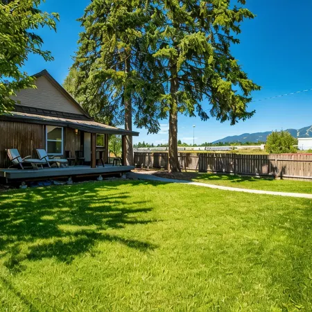 Whitefish Downtown Cottage on the River Trail with views of Big Mountain