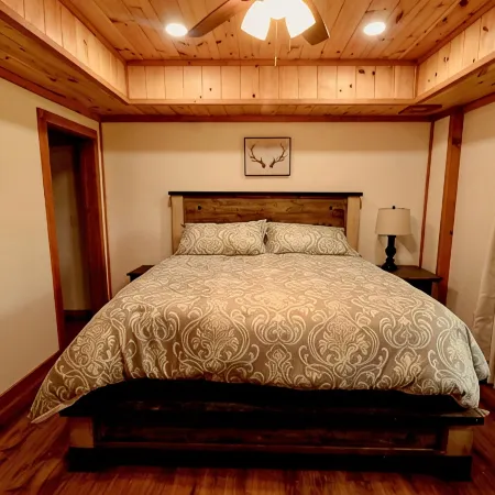 Romantic Cabin w/ Hot Tub, Fire Pit & Mountain Views