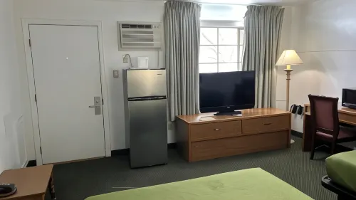 Relax Inn Altoona - 2-Star