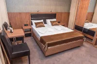 Hotel Crnogorska Kuća - 4 stjerner
