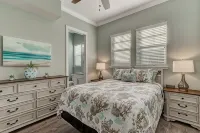 Pet friendly, newly renovated, ocean and beachfront historical home - Balkoner