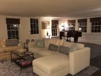 Miner Cottage-Historic Antique Home just steps from the Equinox Resort - Wifi