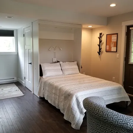 Beth's Place II - On The River - Hot Tub & New Pickleball Court! You'll love it!